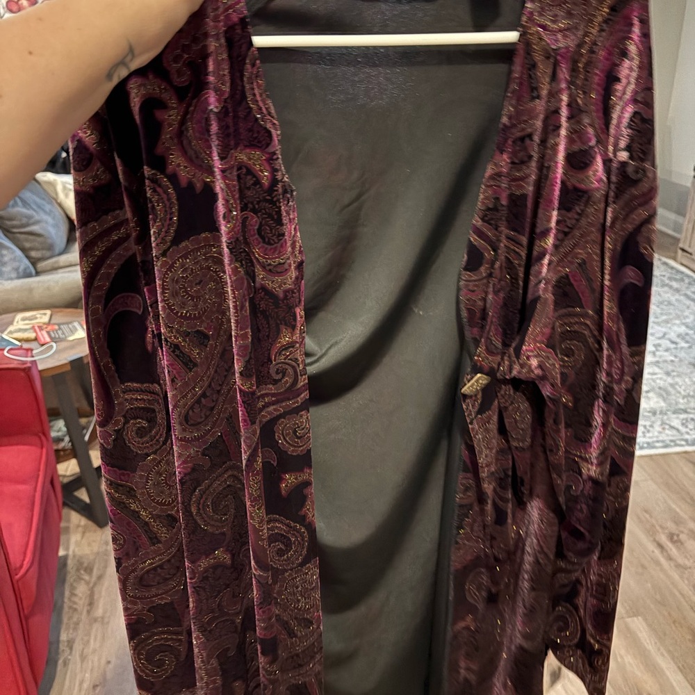 Mirasol Burgundy and Pink Velvet Wrap